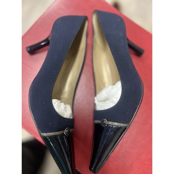 STUART WEITZMAN AUTH Vintage Women's Size 8.5 Capricorn Navy Crepe Pumps - Picture 7 of 8